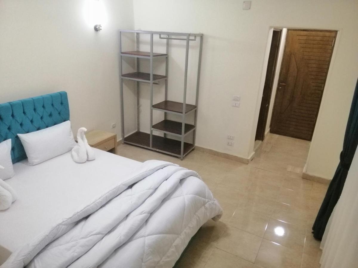 Anubis Kingdom Pyramids Hostel Kafrat al Jabal Exterior photo