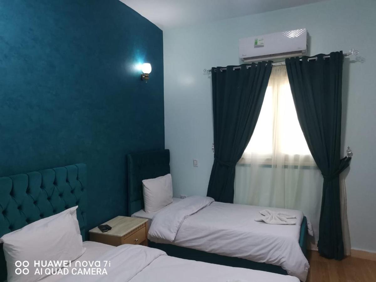 Anubis Kingdom Pyramids Hostel Kafrat al Jabal Exterior photo