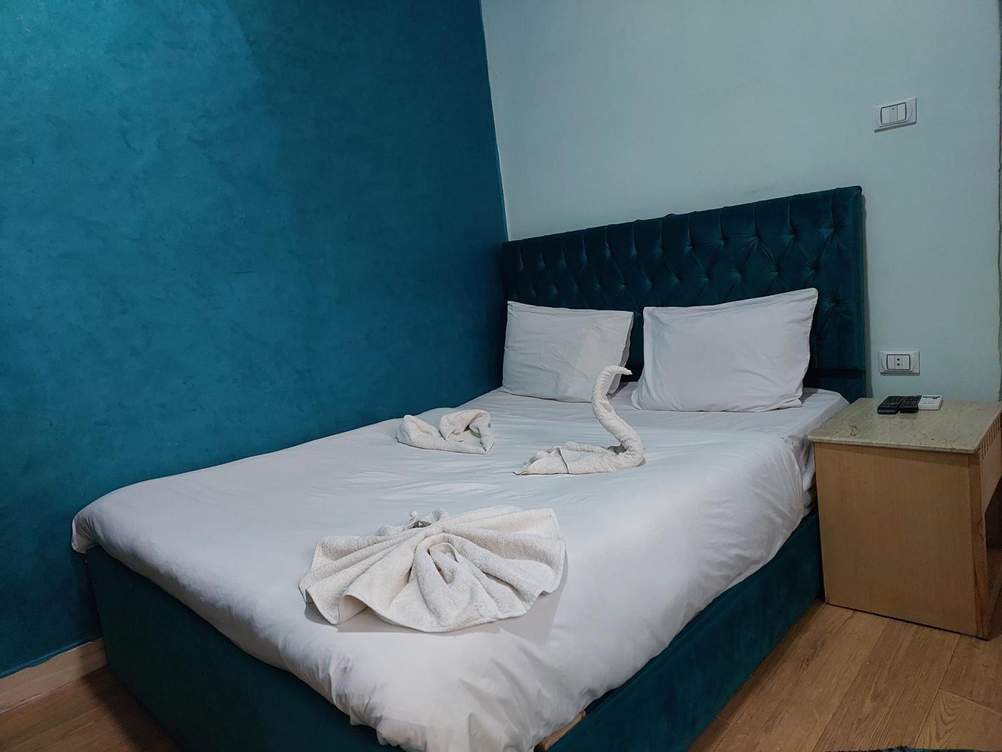 Anubis Kingdom Pyramids Hostel Kafrat al Jabal Exterior photo