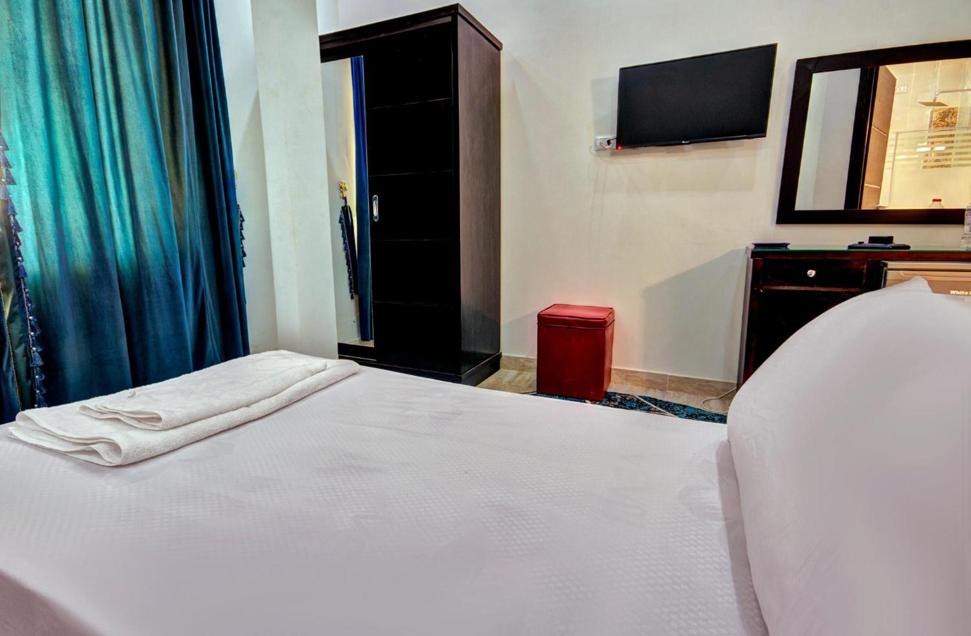 Anubis Kingdom Pyramids Hostel Kafrat al Jabal Exterior photo